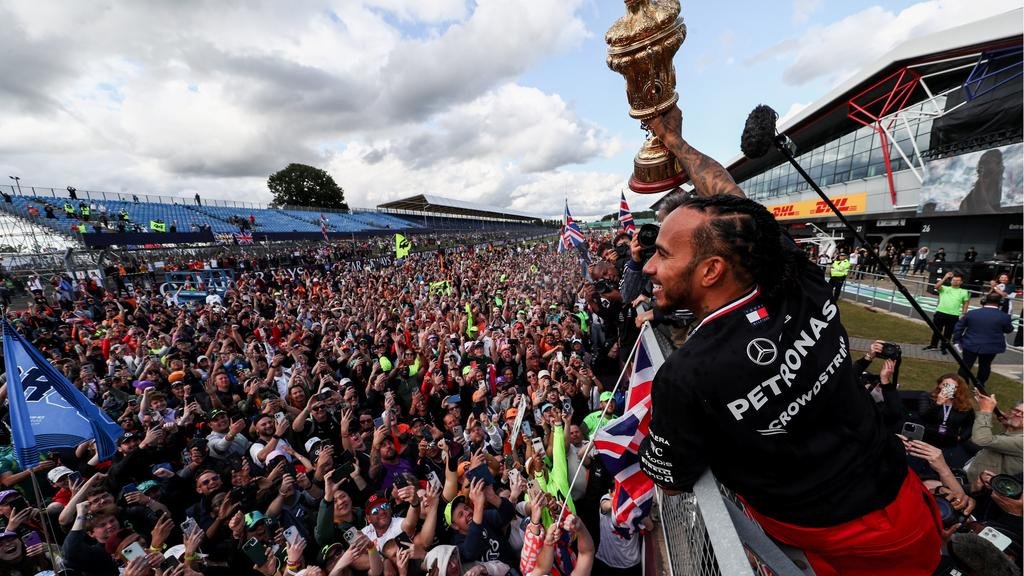 Hamilton recuperó la memoria en su casa y batió el récord de Schumacher