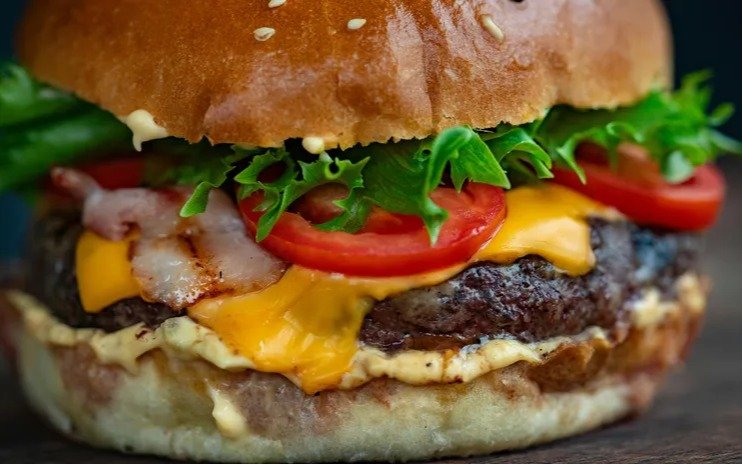 Córdoba: una mujer murió tras ahogarse con una hamburguesa
