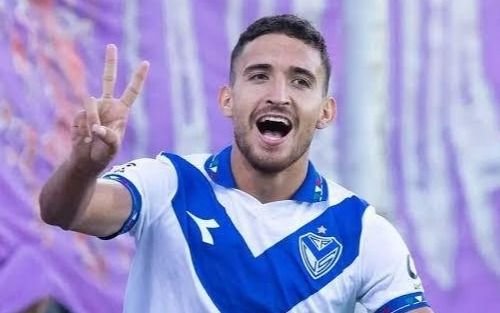 Firma Garayalde y el Lobo apura por un lateral y por otro atacante