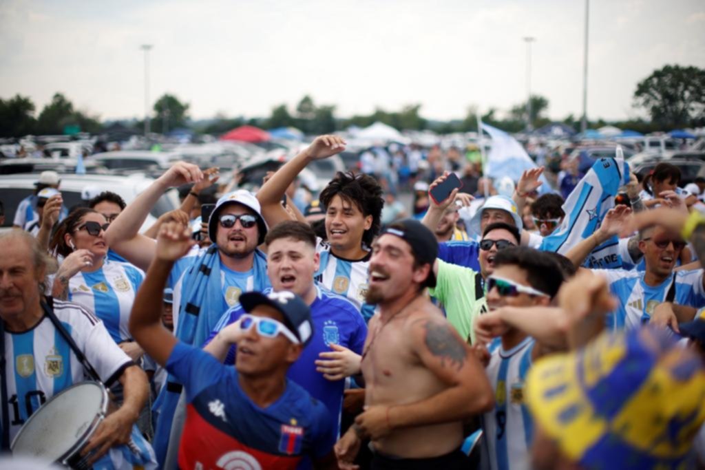 Los hinchas coparon el estadio y convirtieron el MetLife en la Bombonera o el Monumental