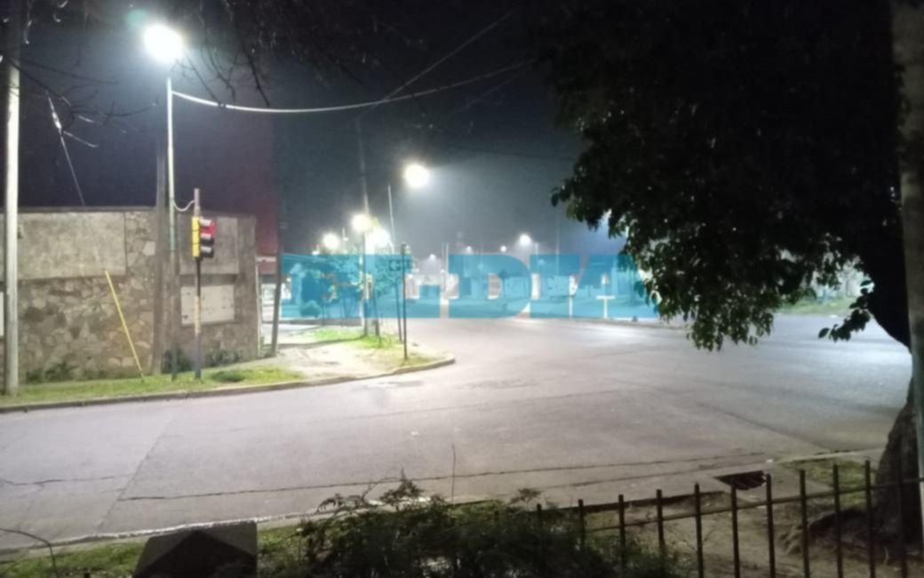 En un barrio de La Plata alertaron por la vuelta de la quema de basura en plena madrugada