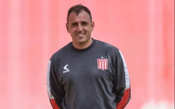 Cimbronazo en el fútbol juvenil de Estudiantes: despidieron del cargo al coordinador físico