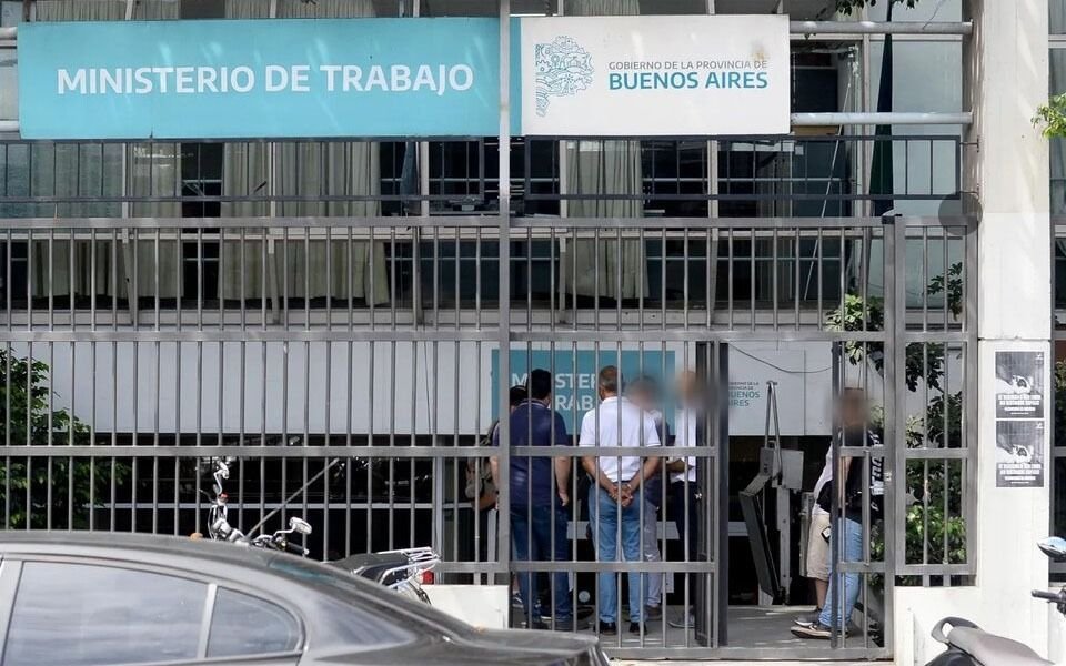 Paritaria bonaerense: cerraron con estatales y docentes analizarán la oferta