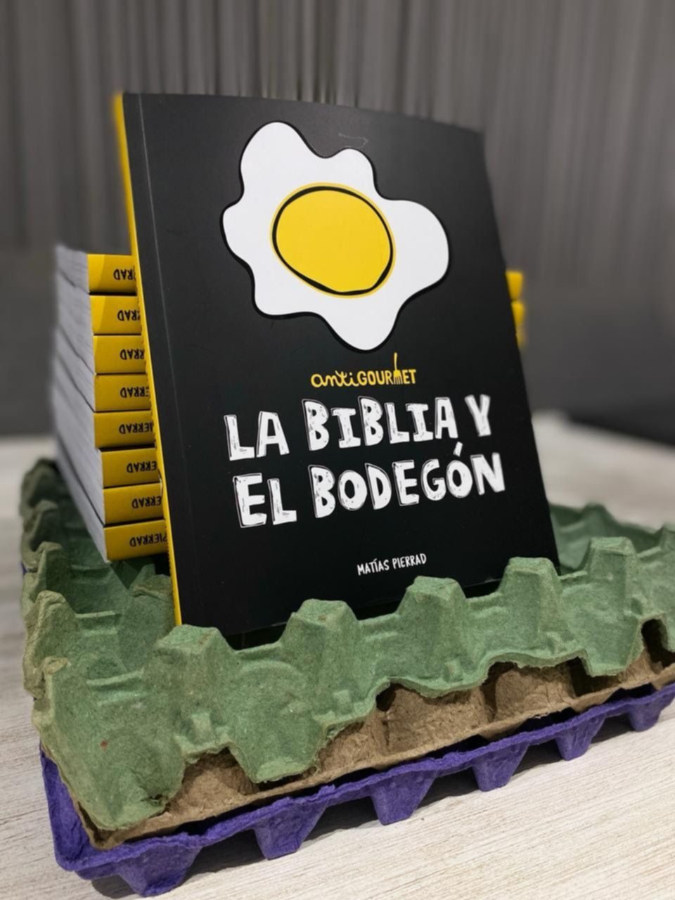 “La biblia y el bodegón”, de Matías Pierrad