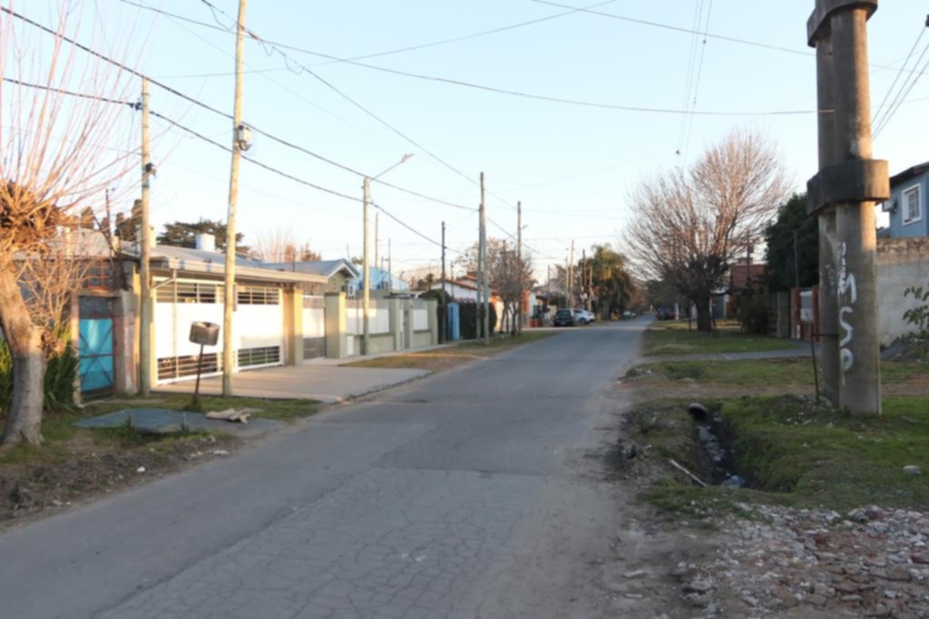 Un hombre sufrió un dramático asalto en la puerta de su vivienda del Barrio Savoia