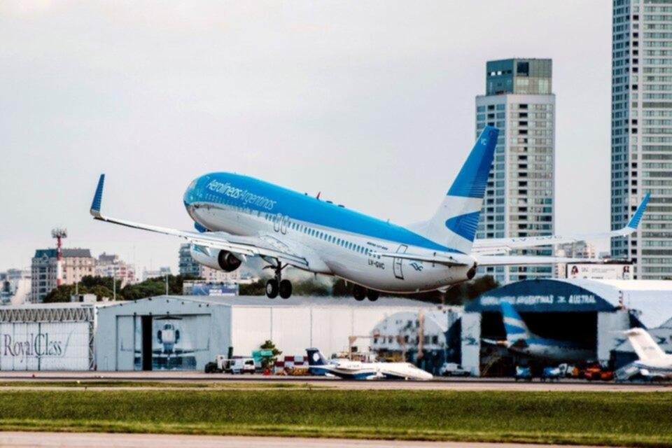 Frenan paro aeronáutico y denuncian “extorsión”