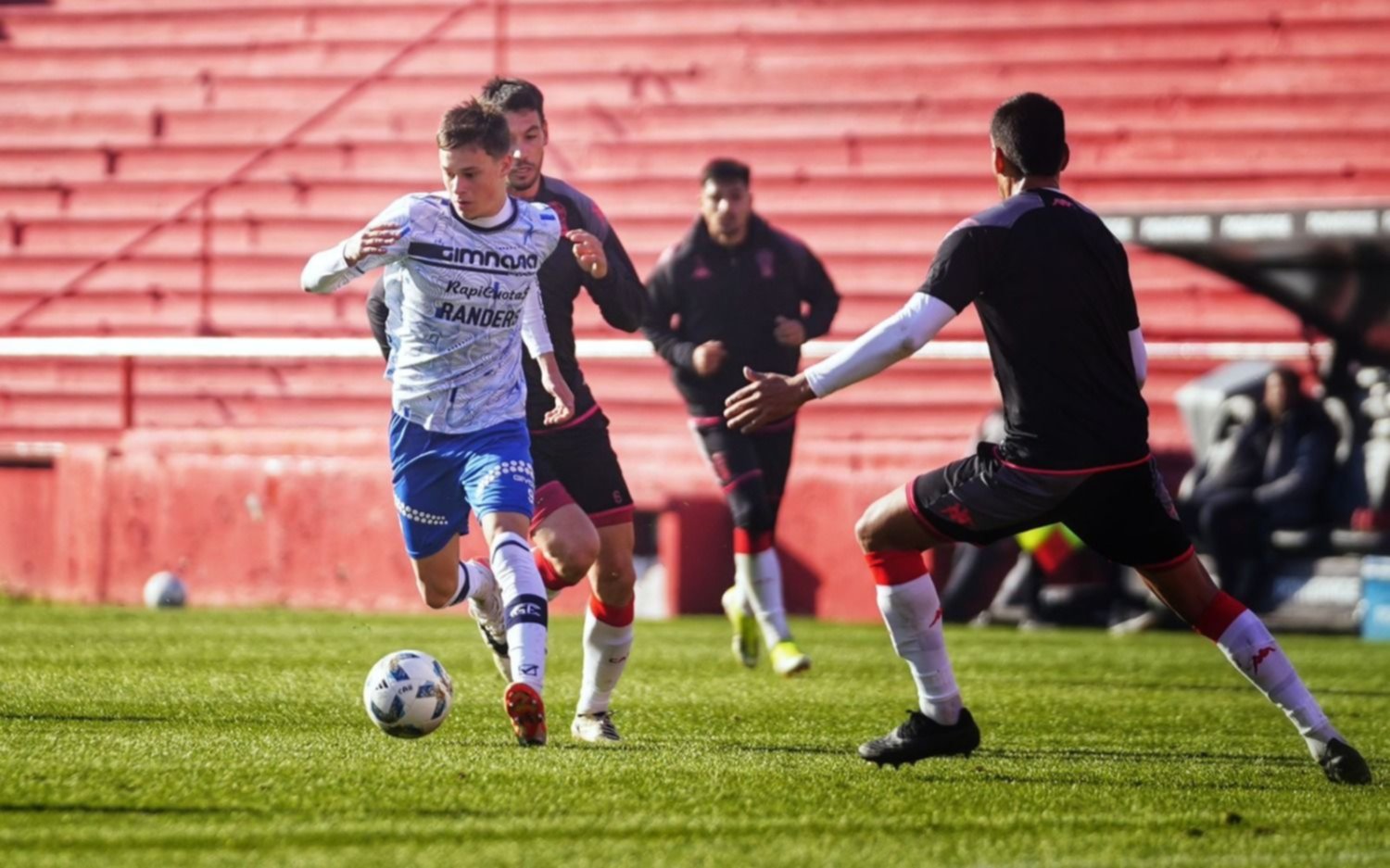 Gimnasia cayó 2 a 1 ante Huracán en su segundo amistoso de pretemporada