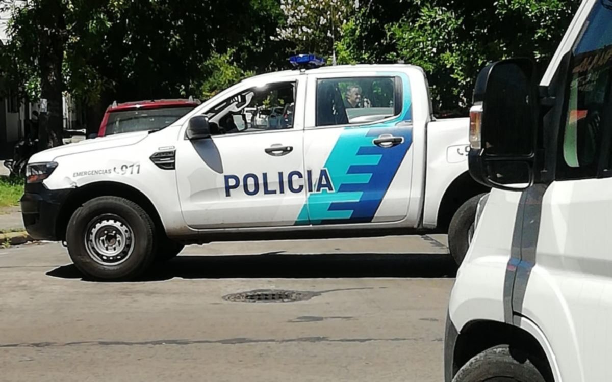 La Plata: hallaron muerto a un hombre en un descampado