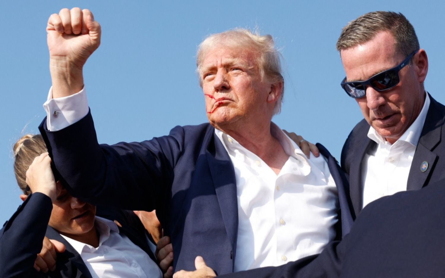 Donald Trump: "Una bala atravesó la parte superior de mi oreja"