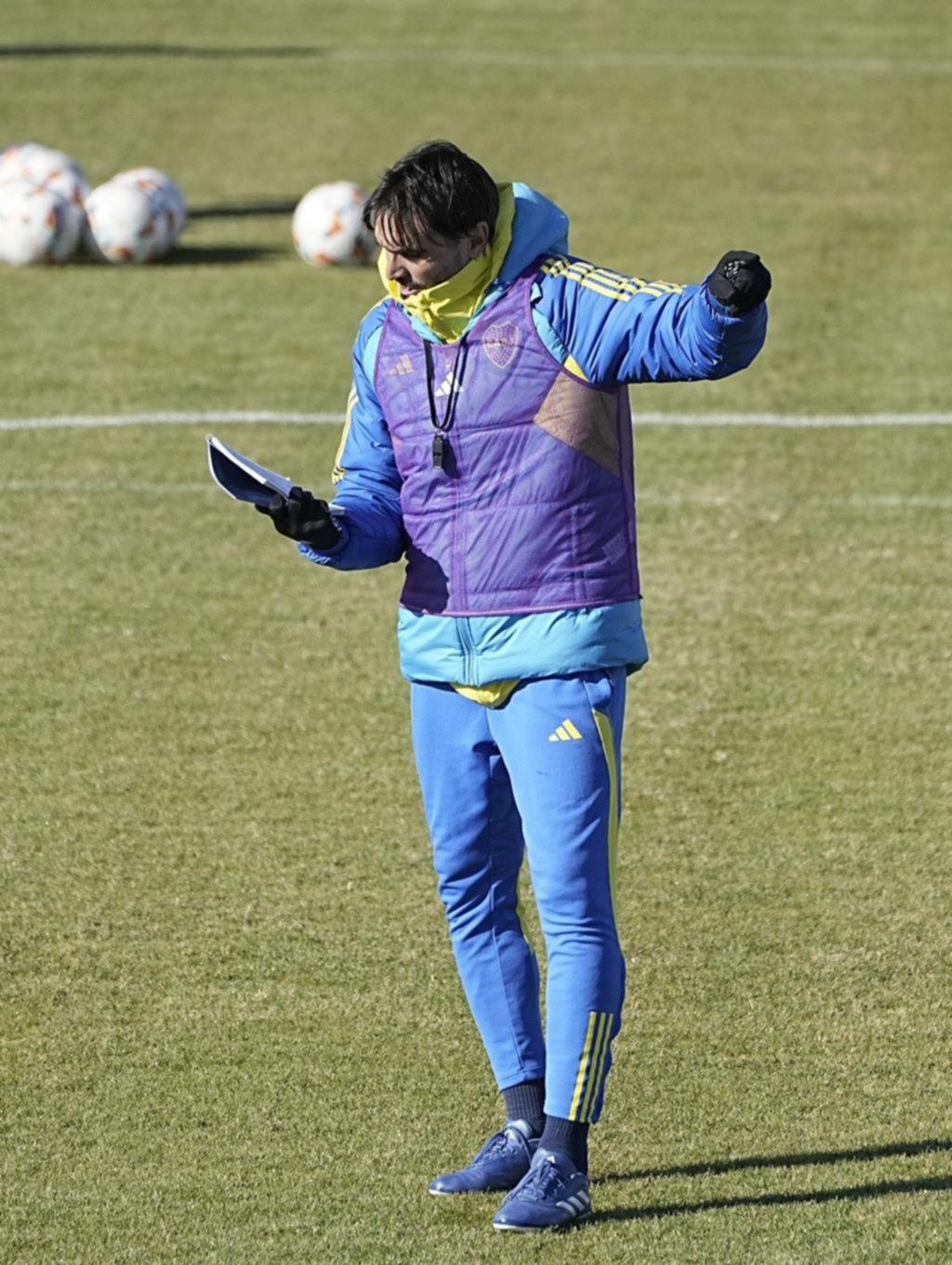 Boca recupera a Advíncula y Medel no pudo entrenar