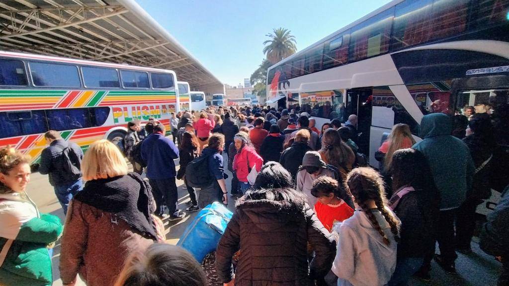 Intenso movimiento en la Terminal de Ómnibus
