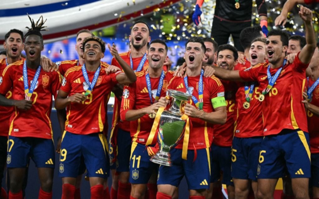 España, en el final: gol y salvada para ser campeón