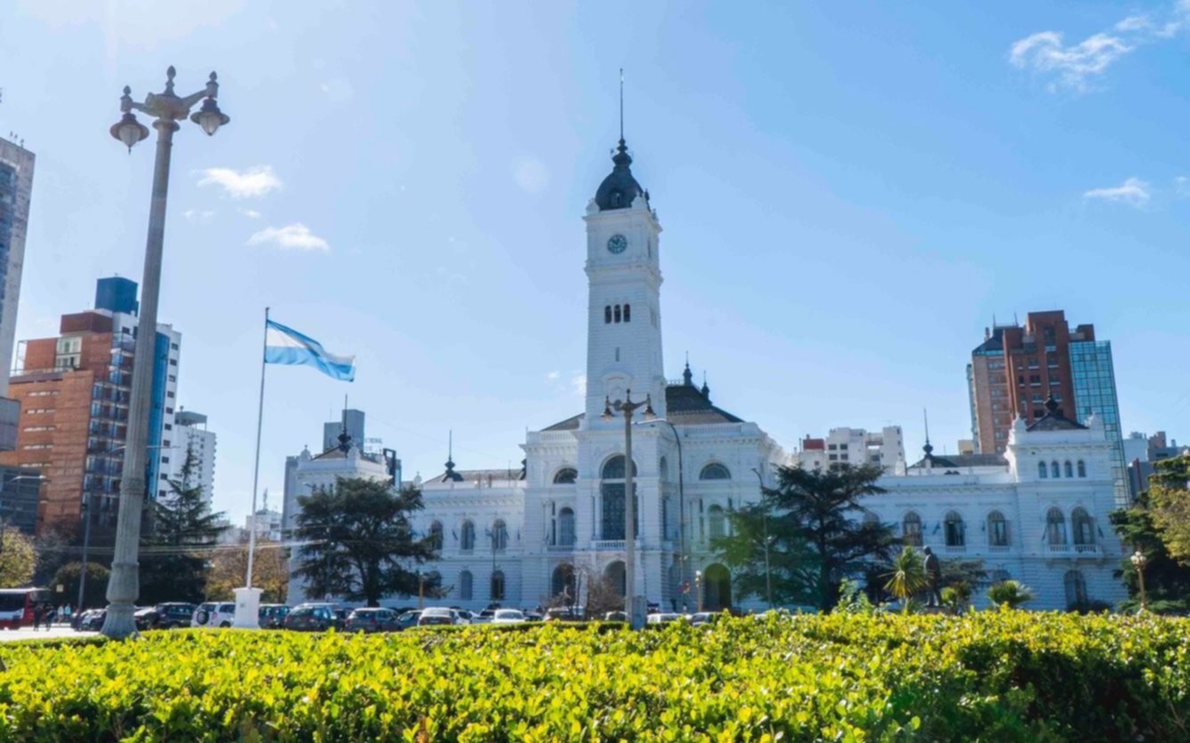 Los empleados municipales de La Plata cobrarán un 6,5% de aumento en agosto