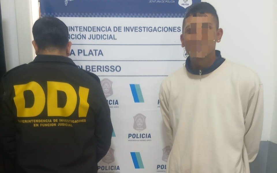 Berisso: entró a la casa de su ex, la amenazó de muerte e incendió el lugar