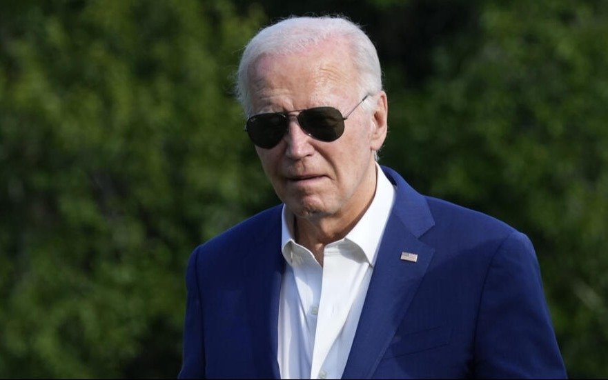 Biden se olvidó el nombre del secretario de Defensa y lo llamó “el tipo negro”