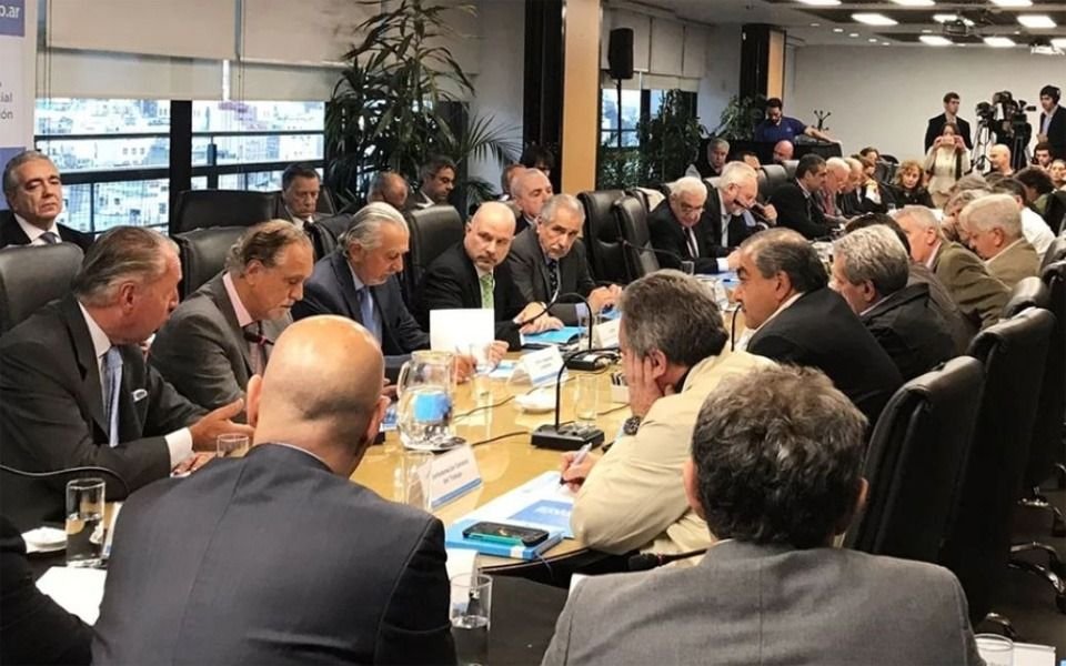 Salario mínimo: fracasó la reunión y deberá ser por decreto