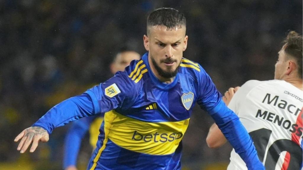 Boca entrenó tras su vuelta al país y Benedetto negocia la rescisión de su contrato