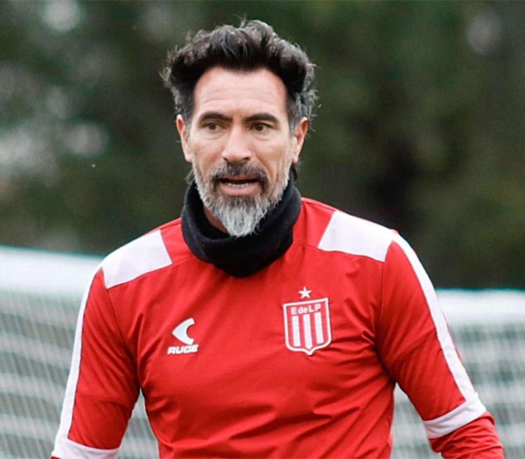 Eduardo Domínguez sigue en Estudiantes: le ofrecieron dirigir la selección de Ecuador pero se bajó