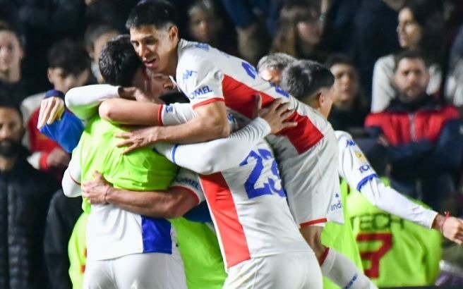 Triunfazo de Tigre que sueña con permanecer