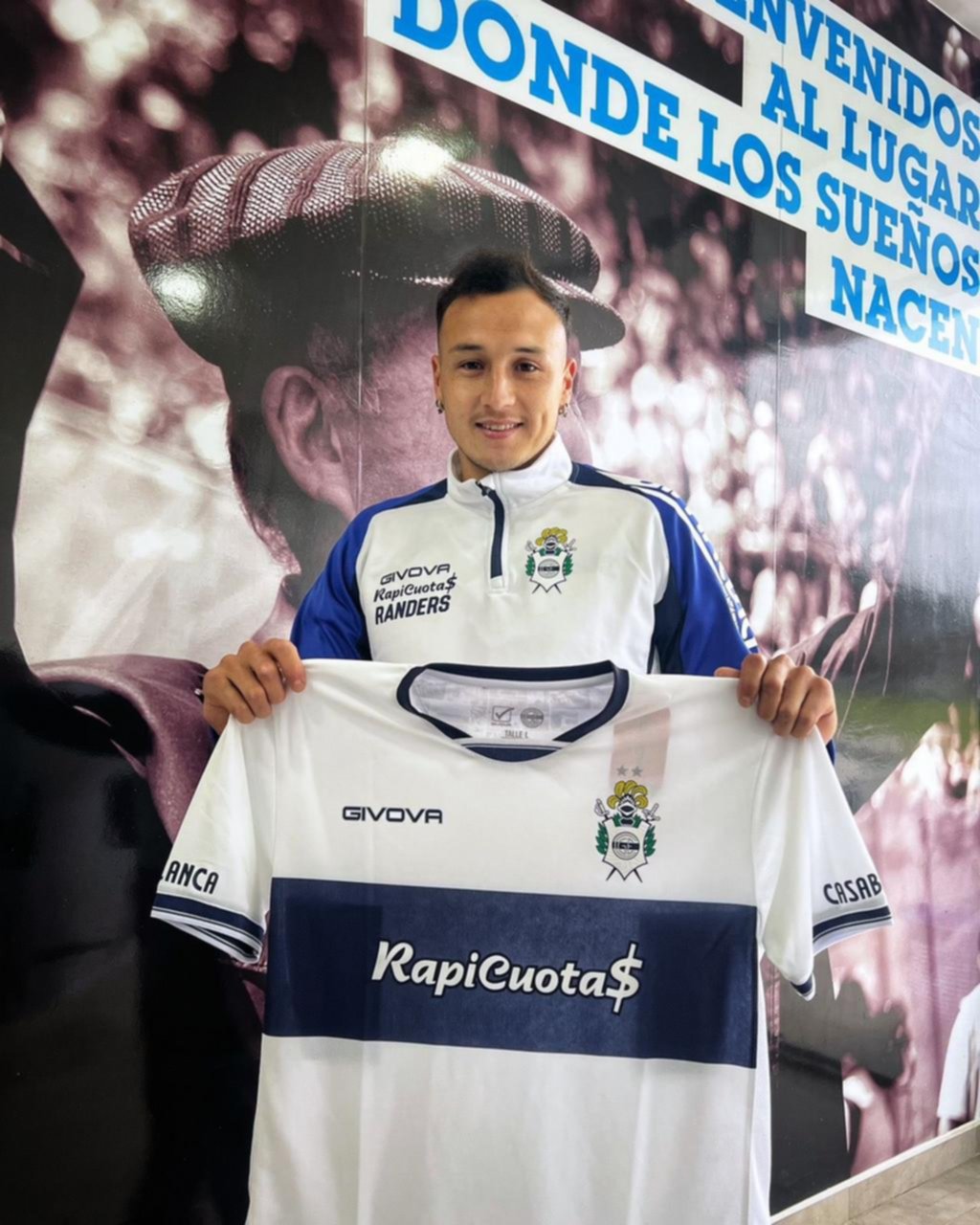Blasi entrenó, puso la firma y tiene chances para el martes