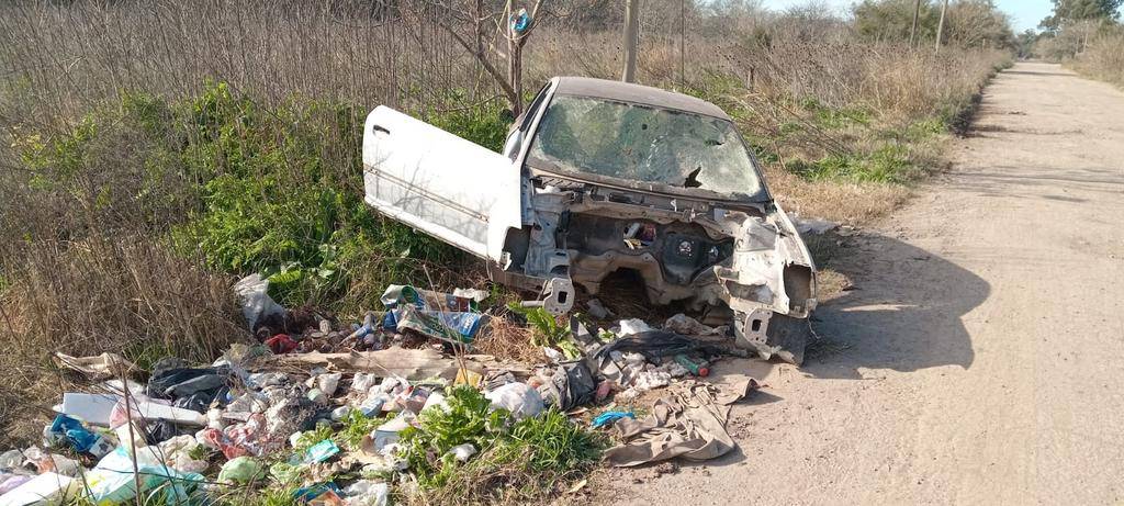 Quejas por basurales y autos abandonados en Abasto