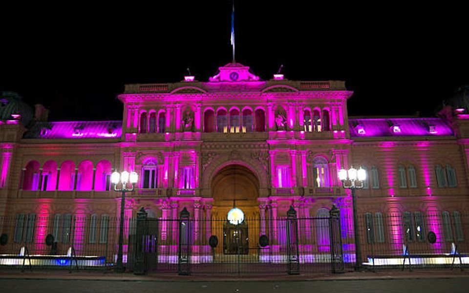 Inadi, Inaes y Asuntos Indígenas: por decreto, el Gobierno prepara el cierre de decenas de organismos públicos