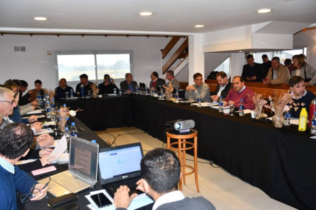 Los intendentes de la UCR buscan unidad en el partido