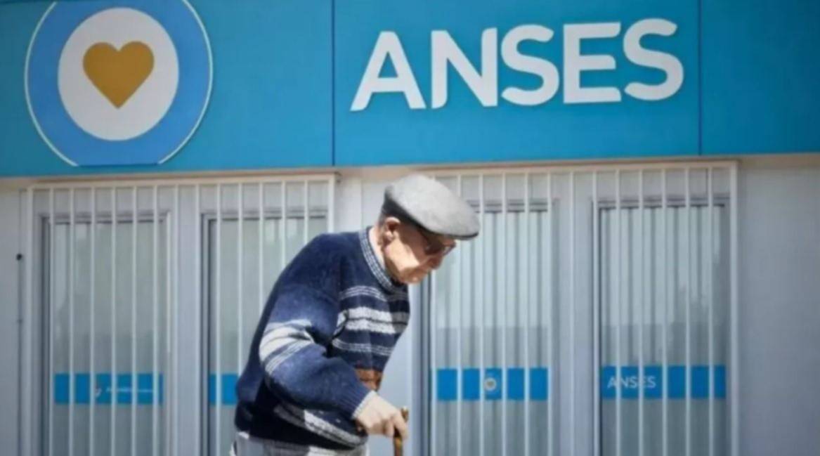 Anses cuándo cobro: oficializan el bono de $70.000 para los jubilados y los haberes actualizados