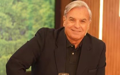 Carlos Monti estaría comenzado un romance con una panelista de la tele ¿Será cierto?