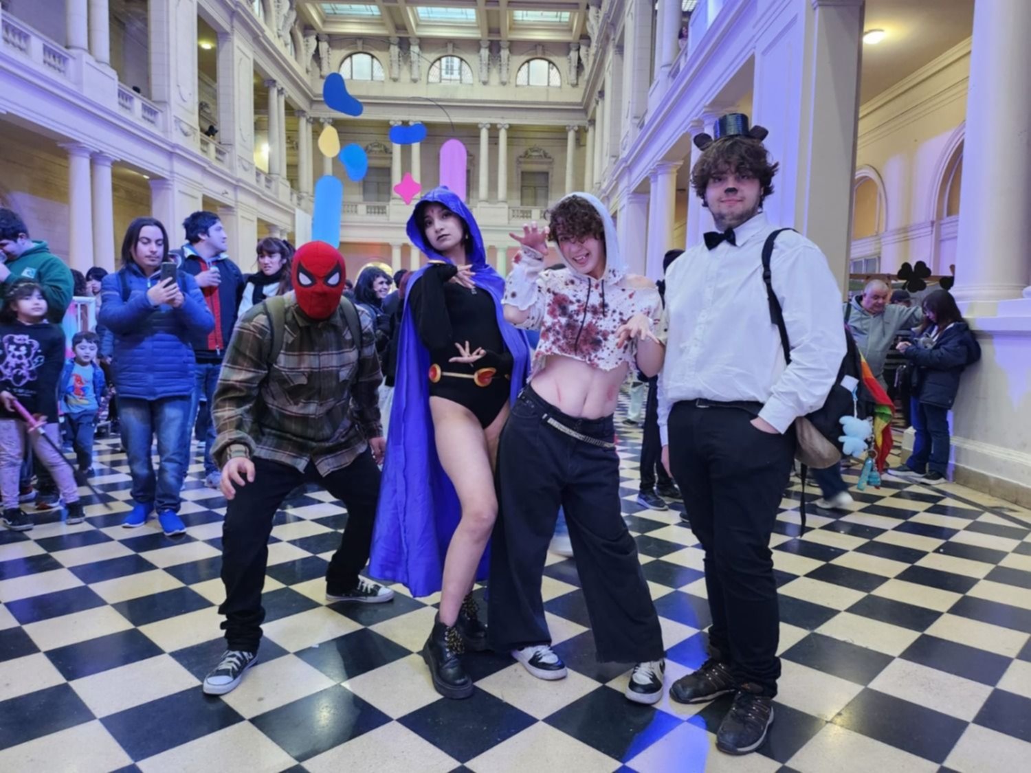 El universo comic copa el Pasaje Dardo Rocha en La Plata