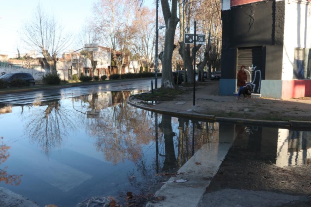 En Villa Elvira faltó agua y le echan la culpa a la luz