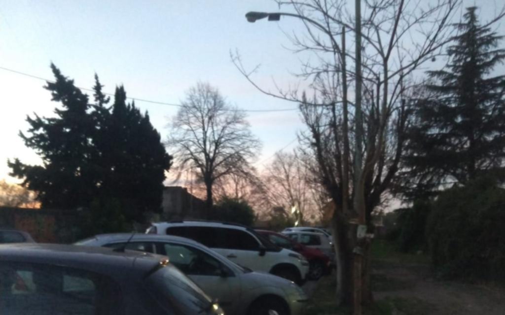 A oscuras en la cuadra de 42 entre 116 y 117