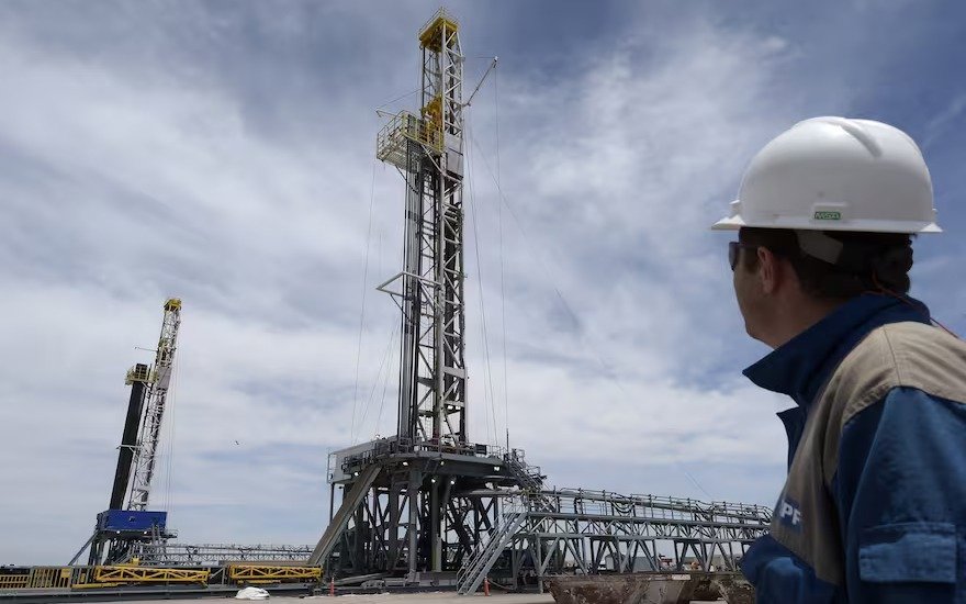 Tironeos, especulaciones y desplantes detrás de la disputa por una inversión millonaria