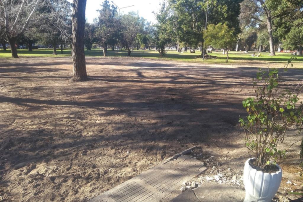 Demolieron el espacio recreativo del Parque San Martín y sigue el reclamo