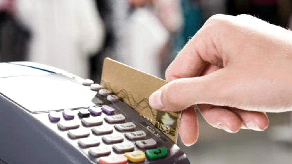 Las tarjetas de crédito lideran los pagos para la compra de productos esenciales
