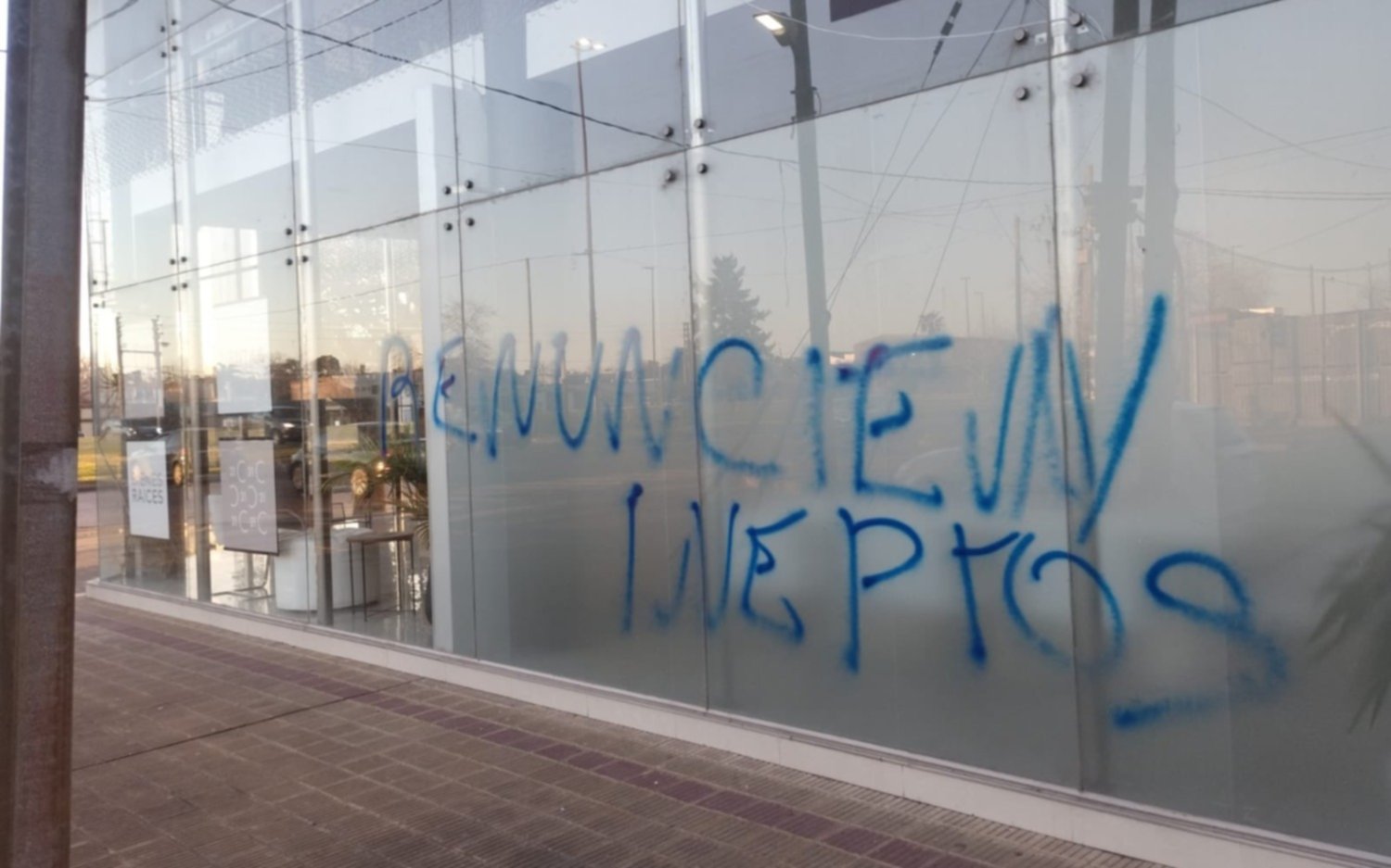Bronca, amenazas y pintadas contra la dirigencia de Gimnasia post clásico con Estudiantes