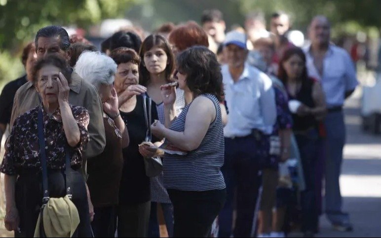 El Gobierno busca una reforma previsional que iguale la edad jubilatoria entre hombres y mujeres en 65 años