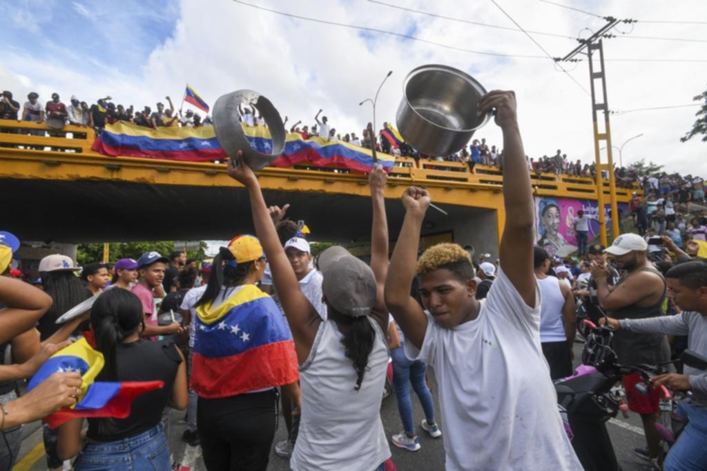 Protestas y cacerolazos: contra la reelección de Maduro