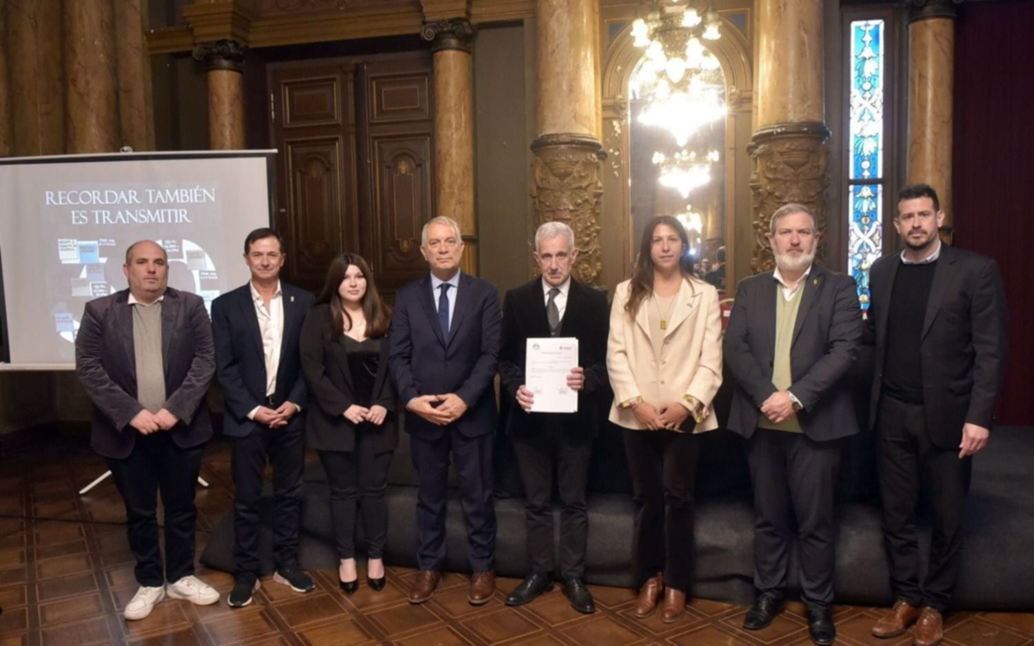 Alak encabezó un acto homenaje por los 30 años del atentado a la AMIA