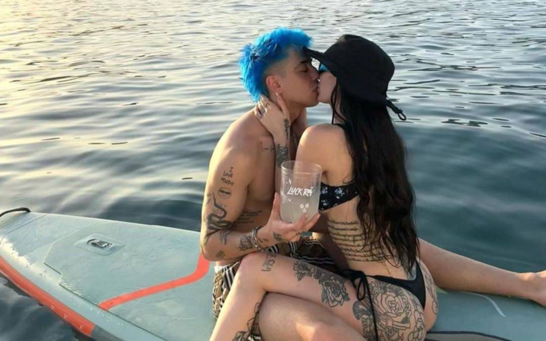 La Joaqui y Luck Ra enamoradísimos en sus primeras vacaciones: "Los besos más lindos"