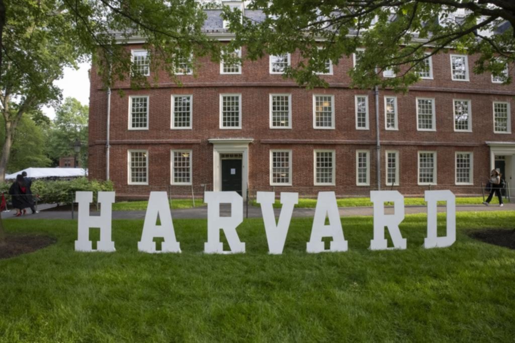 El gobierno de Trump dice que Harvard es antisemita