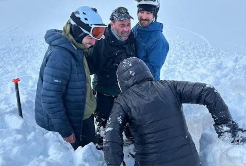 Milagro: rescatan a una pareja sepultada por una avalancha de nieve