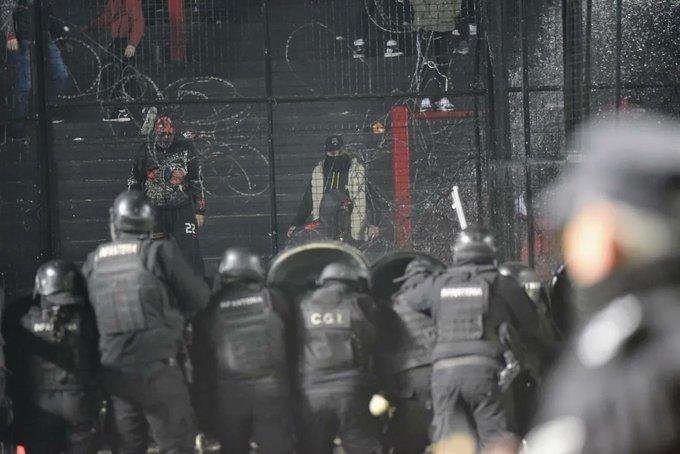 Suspendieron Colón-Mitre por graves incidentes
