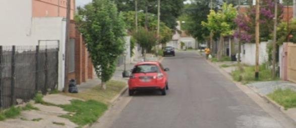 Ringuelet: saltan un paredón de 2 metros para saquear una casa