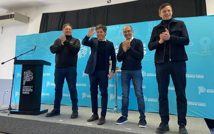 Kicillof inauguró sede de Policía Científica y criticó a Milei en Bolívar