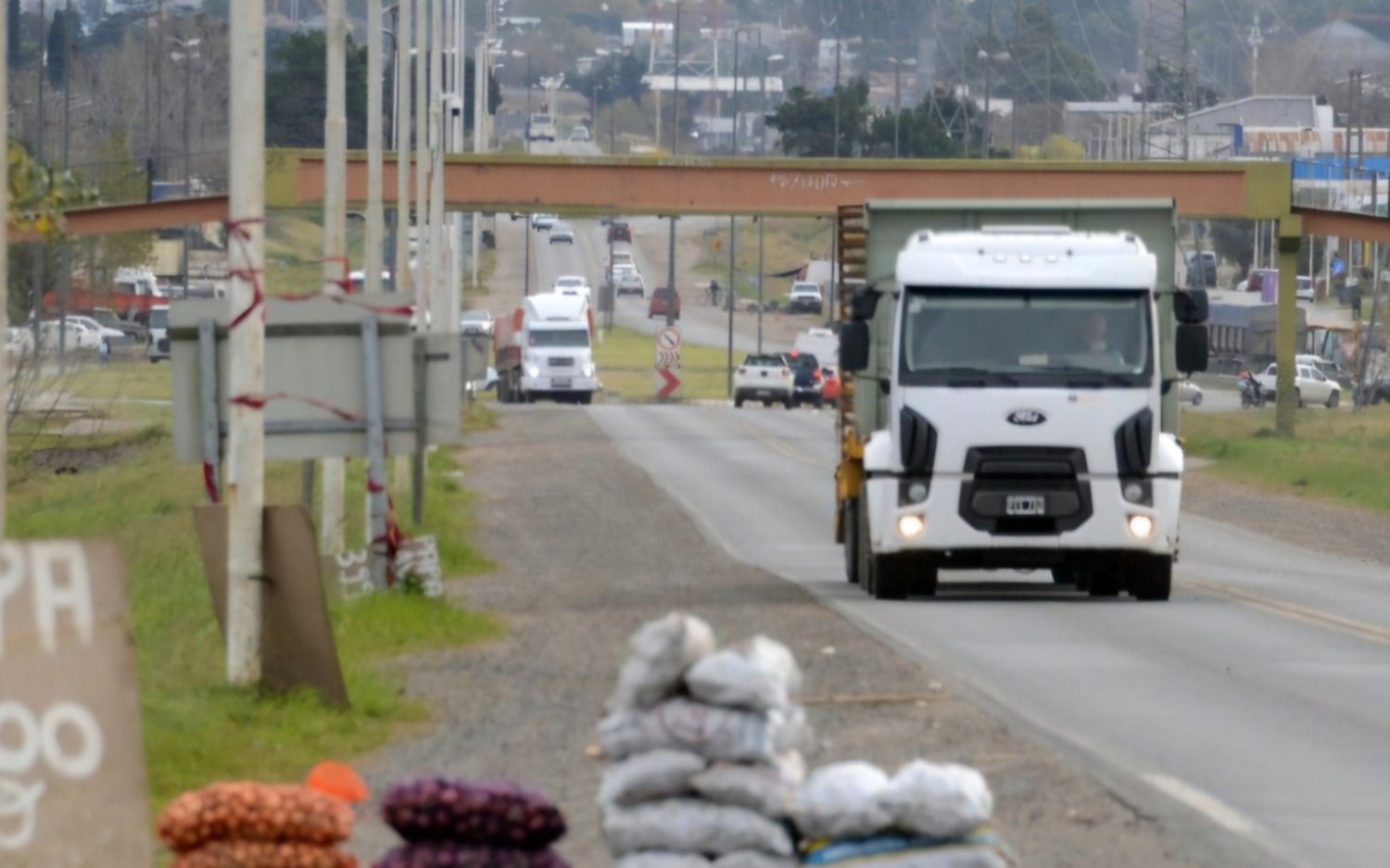 Tandil: denuncian ocupación ilegal en banquinas de la Ruta 226 y exigen intervención