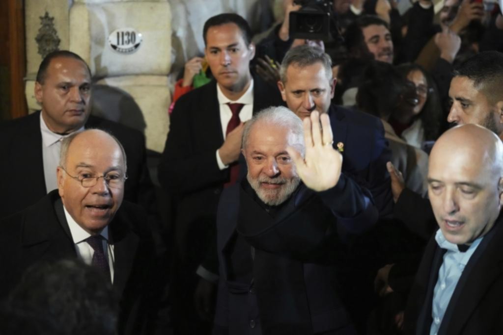 Con advertencias, el juez autorizó la visita de Lula da Silva a Cristina