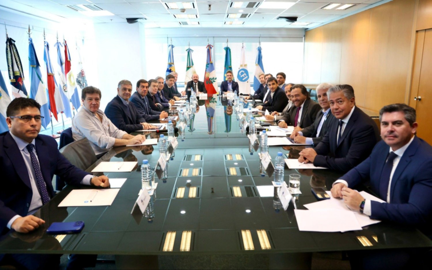 Gobernadores presionan para modificar la coparticipación y reclaman más fondos