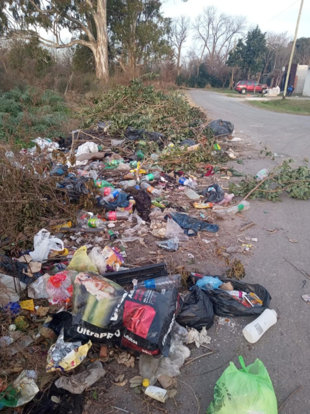 Pedido por enorme basural a cielo abierto en Los Hornos
