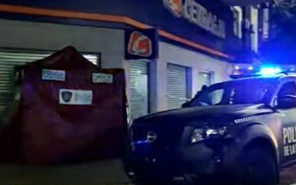 Investigan la muerte de un hombre que apareció apuñalado en Belgrano